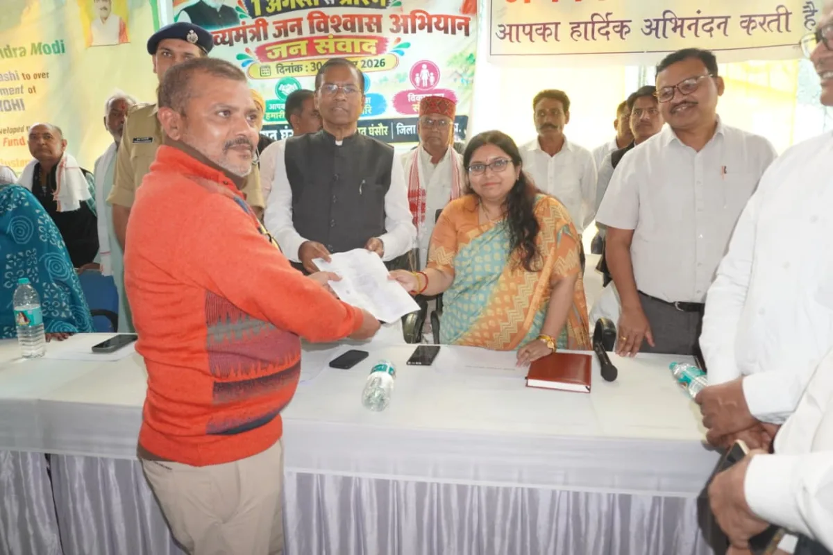 घंसौर के जनविश्वास शिविर में ग्रामीणों को मिला योजनाओं का लाभ, सांसद कुलस्ते ने किया संवाद