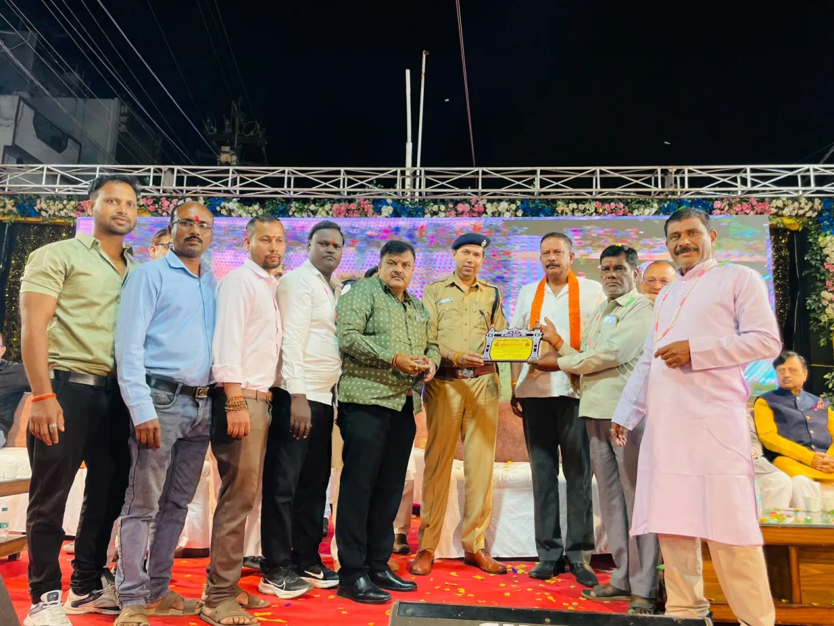 दुर्गा उत्सव समितियों का परिश्रम और समर्पण उत्सव को बनाता है ऐतिहासिक: विधायक दिनेश राय मुनमुन