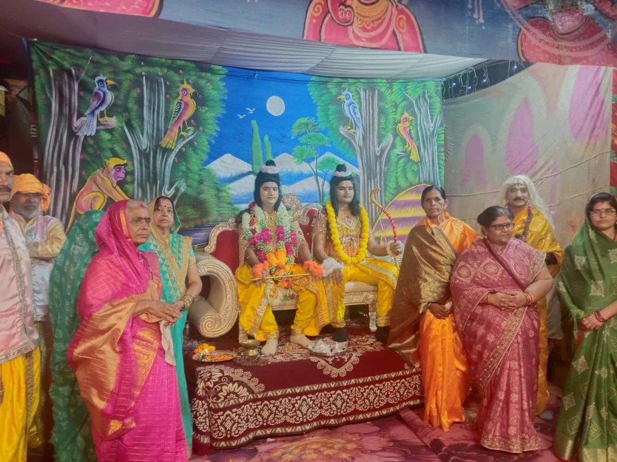 भक्तिमय हुआ वातावरण, हजारों श्रद्धालु कर रहे पुण्य लाभ अर्जित