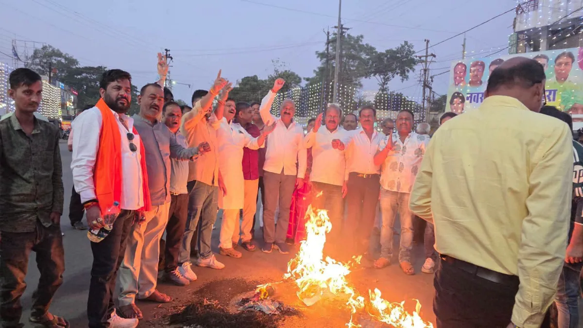 मोदी जी के दिवंगत पिता पर टिप्पणी बर्दाश्त नहीं करेगा देश, खरगे माफी मांगें: प्रेम तिवारी