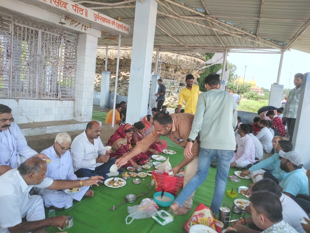भाजपा की टिफिन बैठक संपन्न केवलारी विधायक राकेश पाल सिंह हुए शामिल