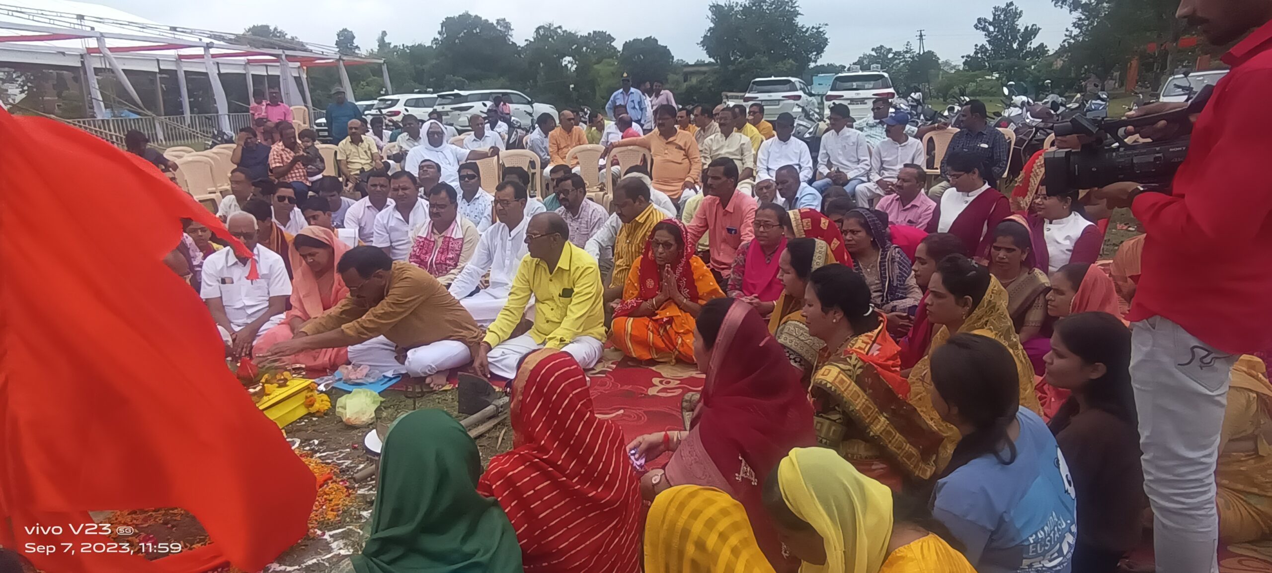 श्री राम कथा आयोजन हेतु ध्वज स्थापना कार्यक्रम संपन्न