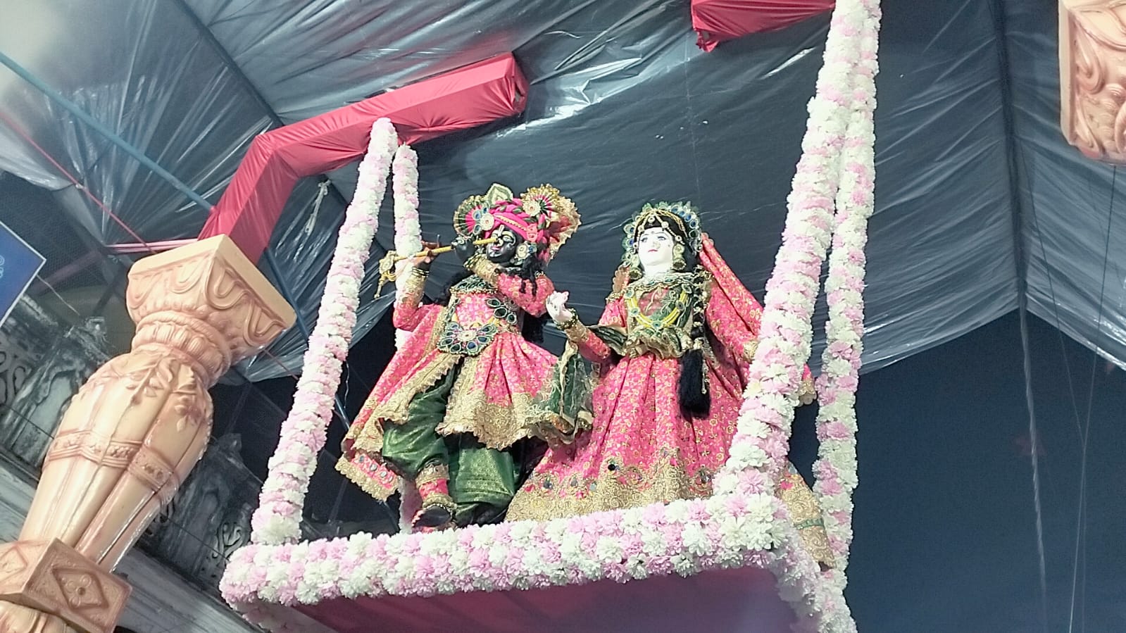 श्री राम द्वार पर विराजी श्री बाँकेबिहारी जी आकर्षक झांकी