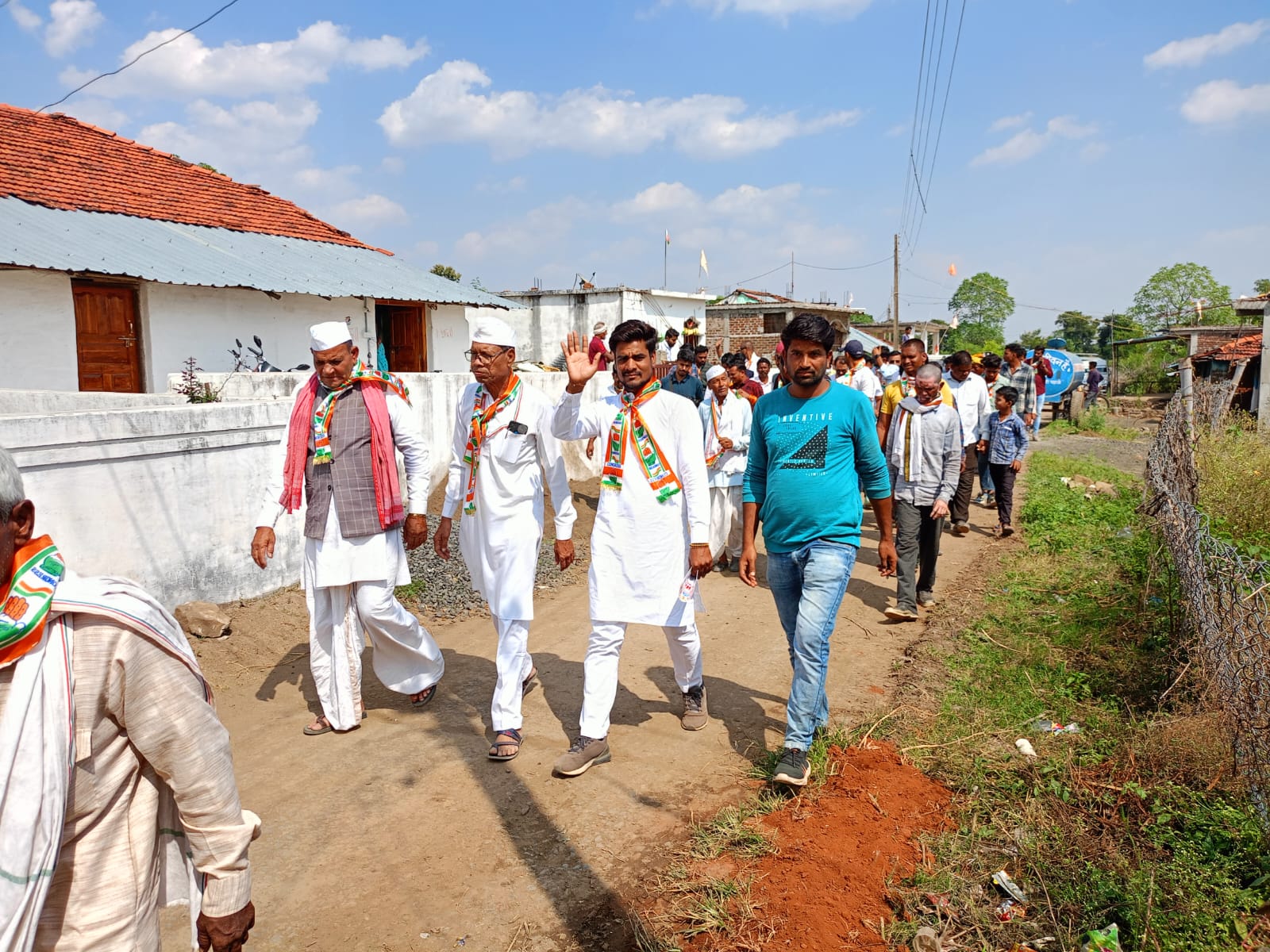 आप मेरे साथ एक माह चले मैं पाँच साल आपके लिये चलूंगा - आनंद