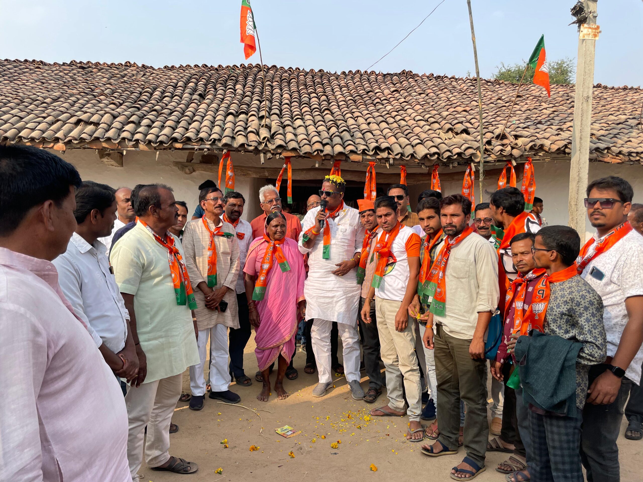 भाजपा ने प्रदेश को बीमारू राज्य से विकसित राज्य बनाया -दिनेश राय मुनमुन