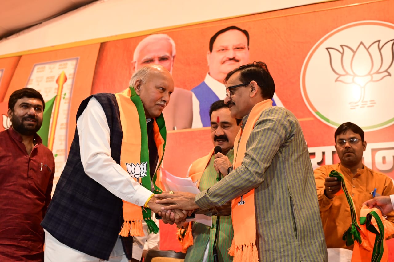 सिवनी जिला कांग्रेस के प्रभारी सहित छिंदवाड़ा कांग्रेस के पदाधिकारियों ने भाजपा की सदस्यता ली