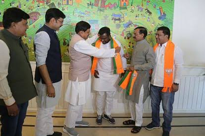 छिंदवाड़ा नगर निगम के मेयर पुनः कांग्रेस में