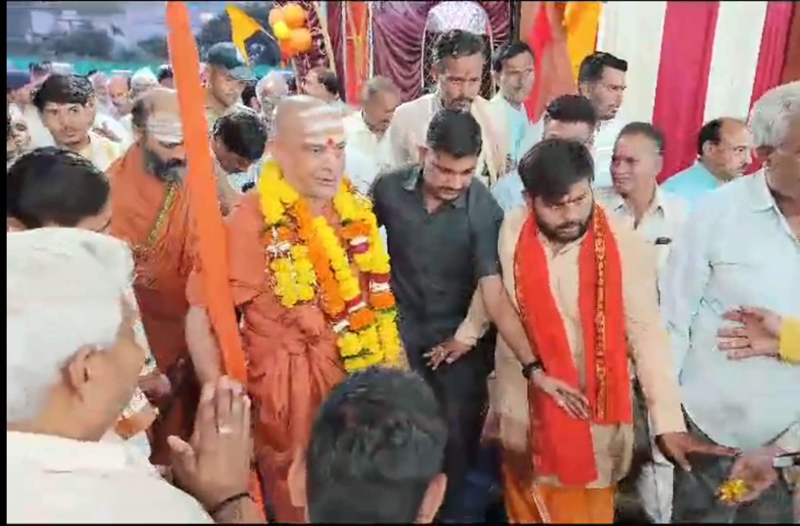 भगवान राम एवं कृष्ण हमें जीवन जीने कला सिखाने पृथ्वी पर आये थे - स्वामी सदानंद जी 