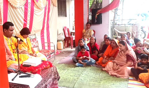 आवश्यकता से अधिक चाहने वाले को भिखारी कहते है  - अतुल रामायणी