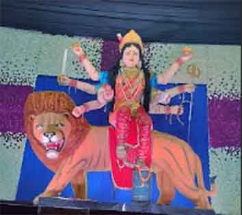 आकर्षण केन्द्र बनी लालबाग की माई 
