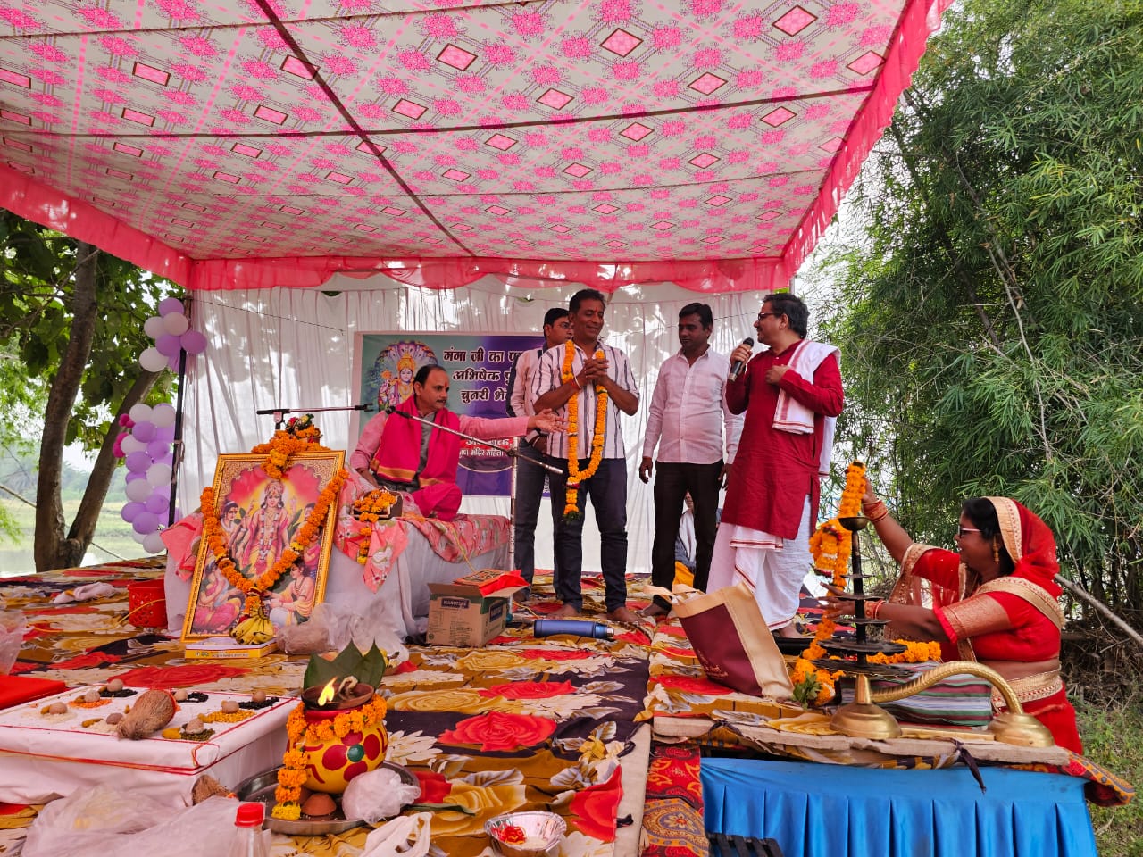 साईकिल से माँ नर्मदा की परिक्रमा के लिये संकल्पित कपिल पांडे का महिला मंडल एवं शनिधाम ट्रस्ट ने किया सम्मान