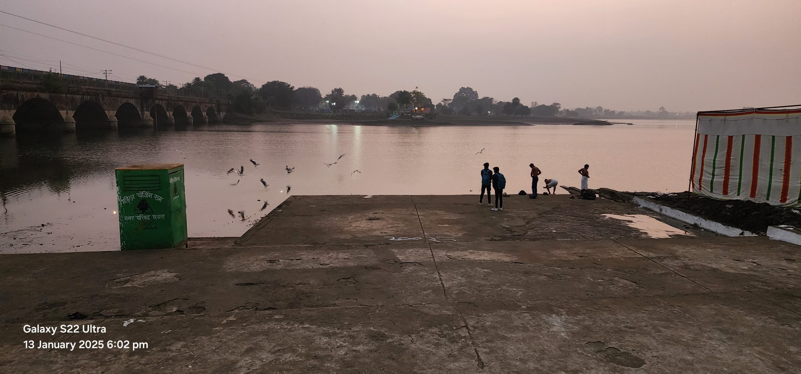बैनगंगा तट की भूमि को सुरक्षित रखा जाए,  अध्यक्ष सहित पार्षदों ने कलेक्टर से की मांग