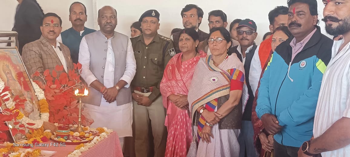 राज्य सेवा परीक्षा में चयनित प्रतिभाओं का सम्मान