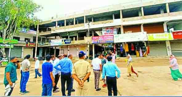 अवैध निर्माण पर हाईकोर्ट सख्त, निगम को 14 दिन में तोडऩे के आदेश