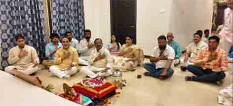 भाजपा जिलाध्यक्ष शेषराव यादव माता निर्मला देवी के आश्रम पहुंच आशीर्वाद लिया