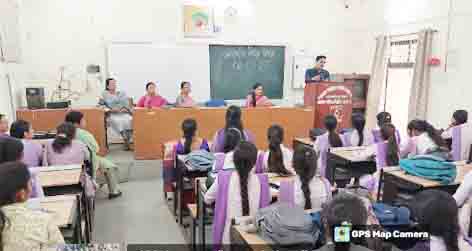 गलत के लिये मुखरता से आबाज उठायें -कलेक्टर