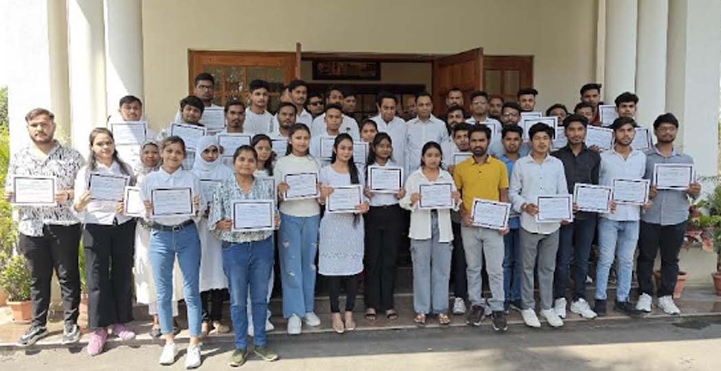 युवाओं को मिल रहा मल्टीनेशनल कम्पनियों में प्रशिक्षण का अवसर