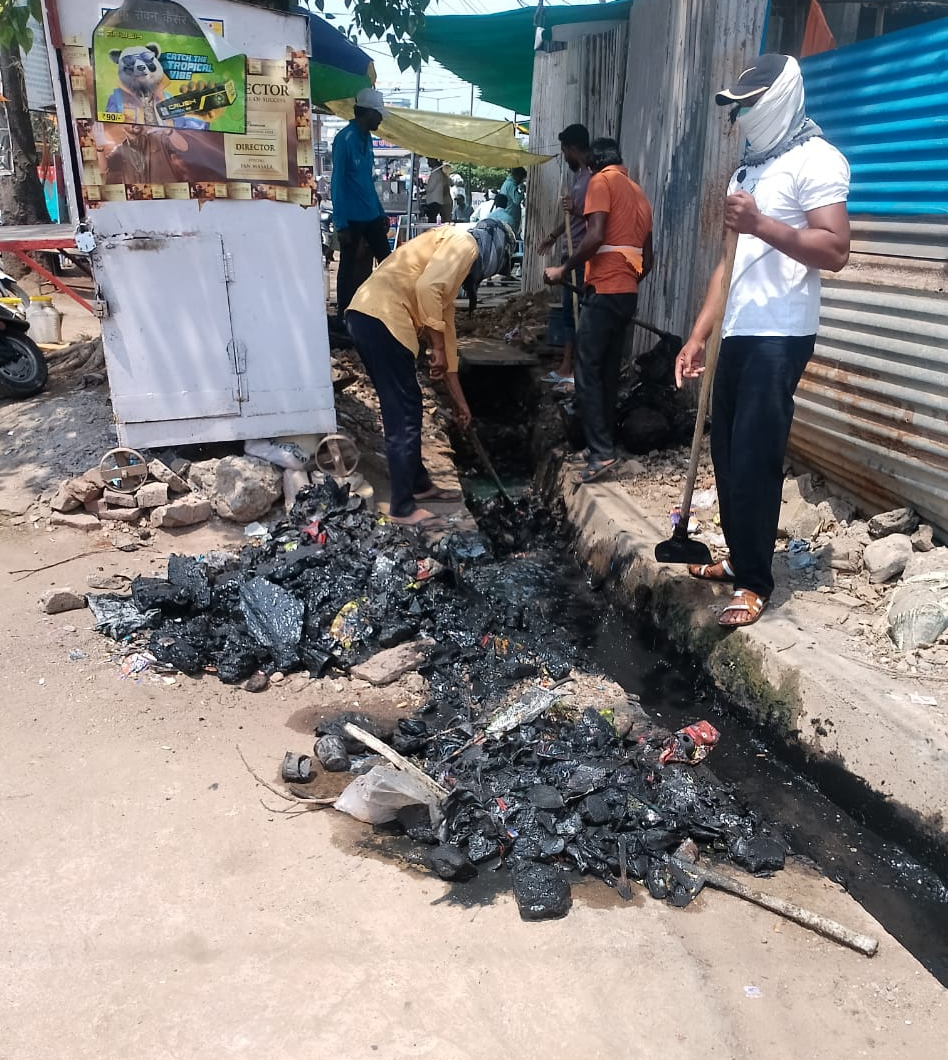 वर्षा पूर्व नगर पालिका ने नालों की सफाई का चलाया अभियान 