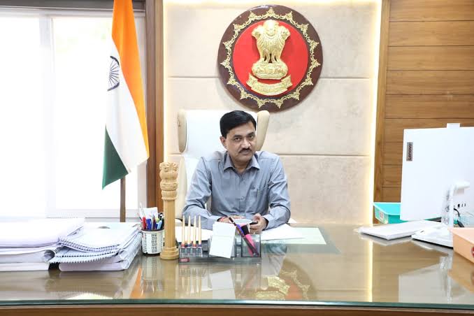 जिले में 101 राजस्व कर्मियों के स्थानांतरण आदेश जारी