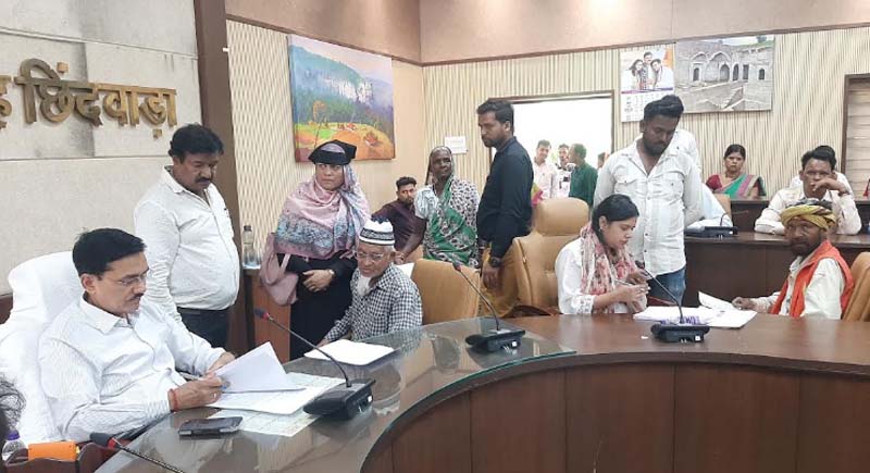 भू-अधिकार पट्टा दिलाने की मांग