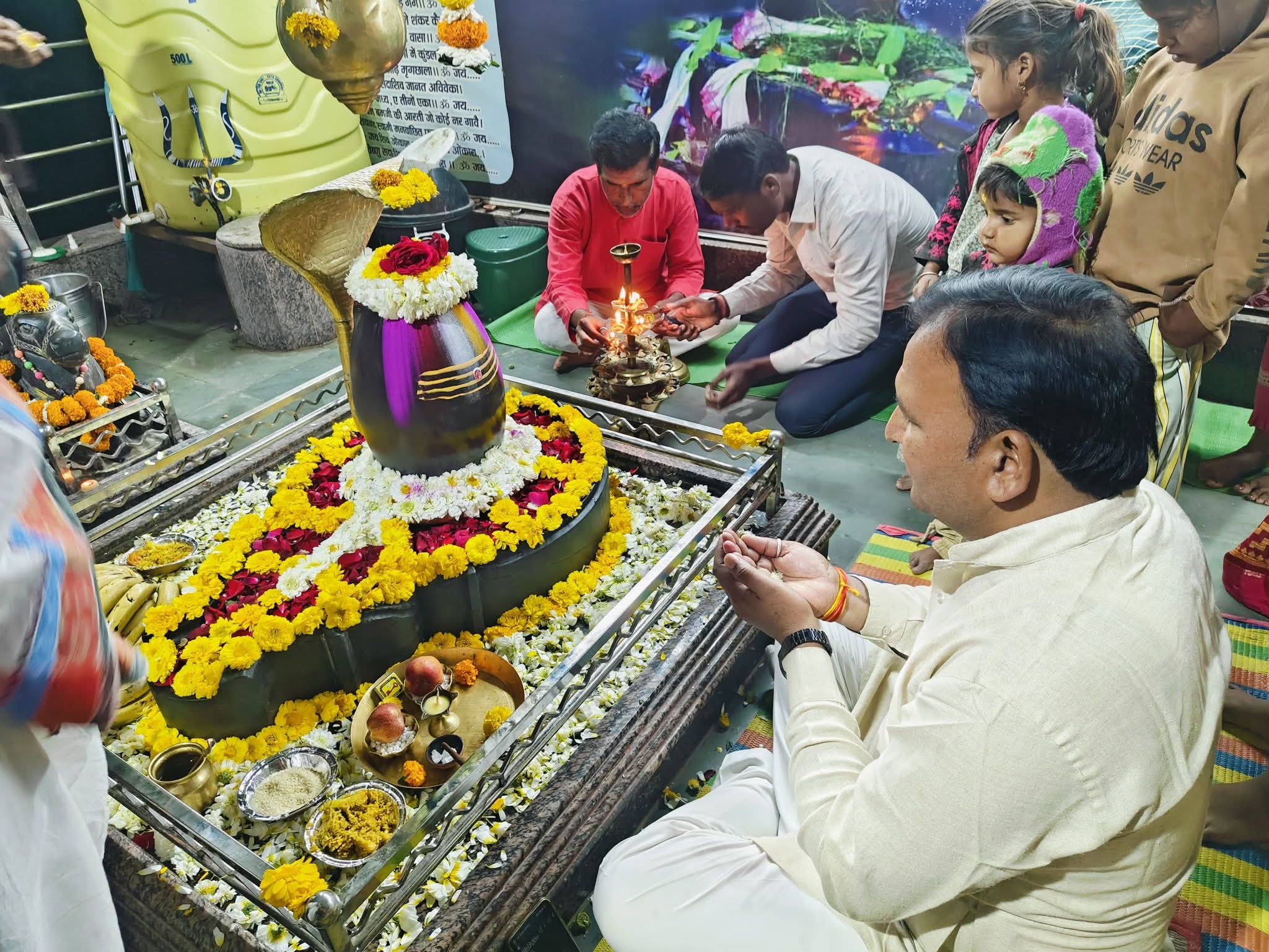 श्री नर्मदेश्वर मंदिर में सावन की धूम: भक्ति और आस्था का केंद्र