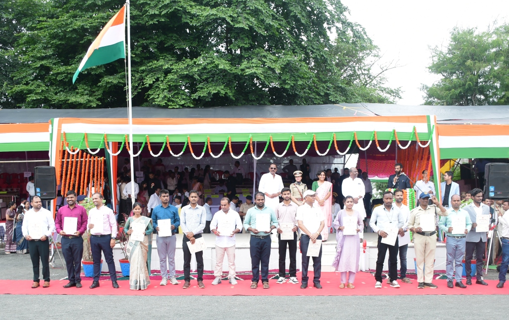 सिवनी में हर्षोल्लास से मना 79वां स्वतंत्रता दिवस — फुटबॉल स्टेडियम में जिलास्तरीय समारोह भव्यता से सम्पन्न