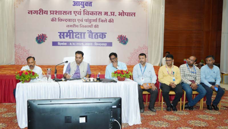 जनता की समस्याओं पर संवेदनशीलता बरतें अधिकारी – संकेत भोंडवे