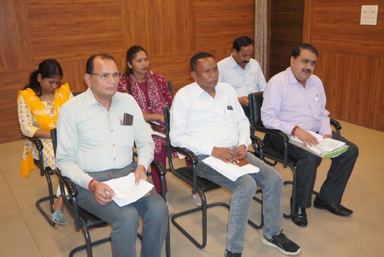 कलेक्टर ने स्वच्छता ही सेवा पखवाड़ा की समीक्षा बैठक ली, विभागों को दिए विशेष निर्देश