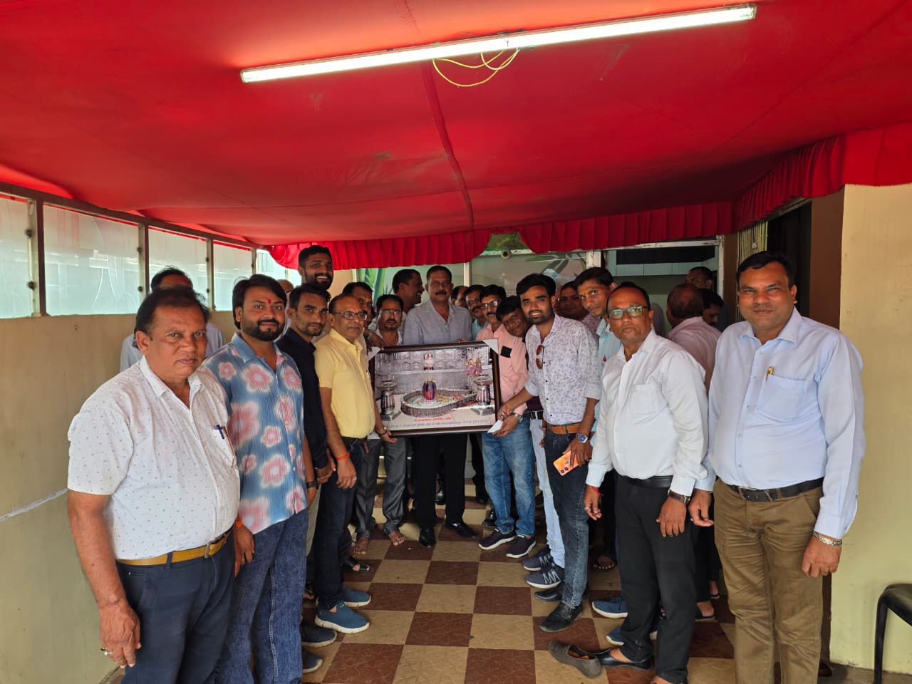 विधायक दिनेश राय मुनमुन का कल्चुरी फाउंडेशन ने किया आत्मीय स्वागत