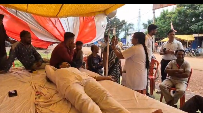 विकास की मांगों को लेकर समाजसेवी रंजीत रानू साहू भूख हड़ताल पर
