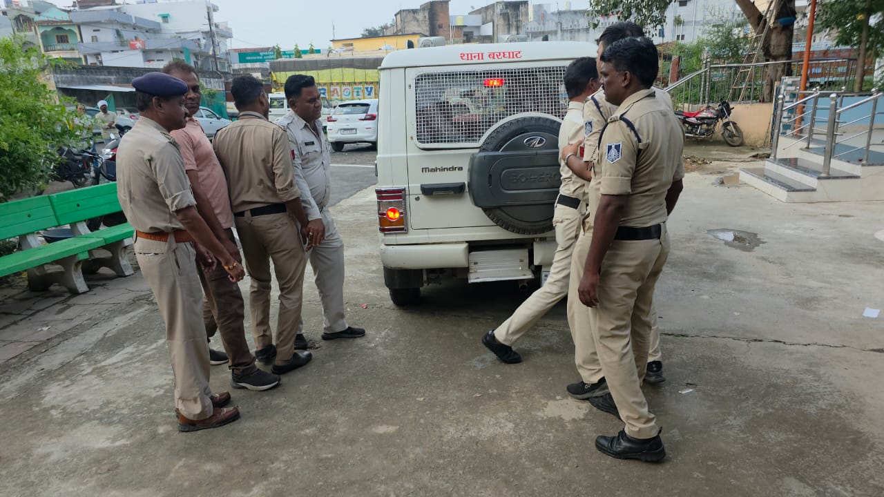एकतरफा प्यार के चलते युवक की हत्या, बरघाट पुलिस ने दोनों आरोपियों को गिरफ्तार कर भेजा जेल