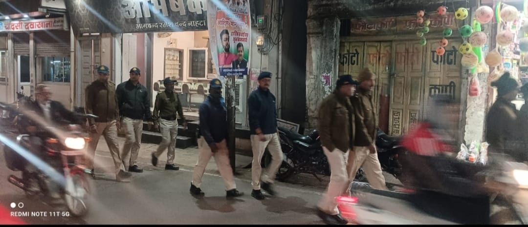 सिवनी पुलिस की रात में पैदल गश्त, यातायात उल्लंघनों पर कड़ी कार्रवाई