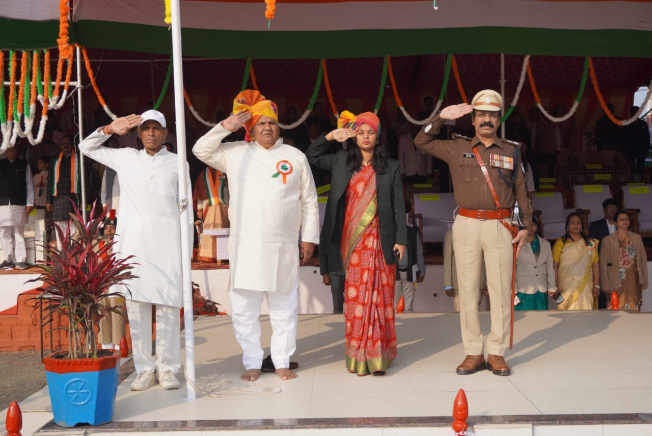 देशभक्ति और जनउत्साह के साथ सम्पन्न हुआ सिवनी में 77वां गणतंत्र दिवस समारोह