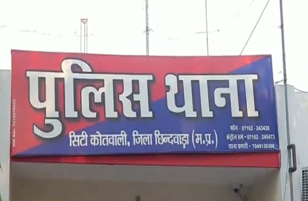 वसूली गैंग पर पुलिस का शिकंजा: जुलूस निकालकर बदमाशों को कोर्ट भेजा