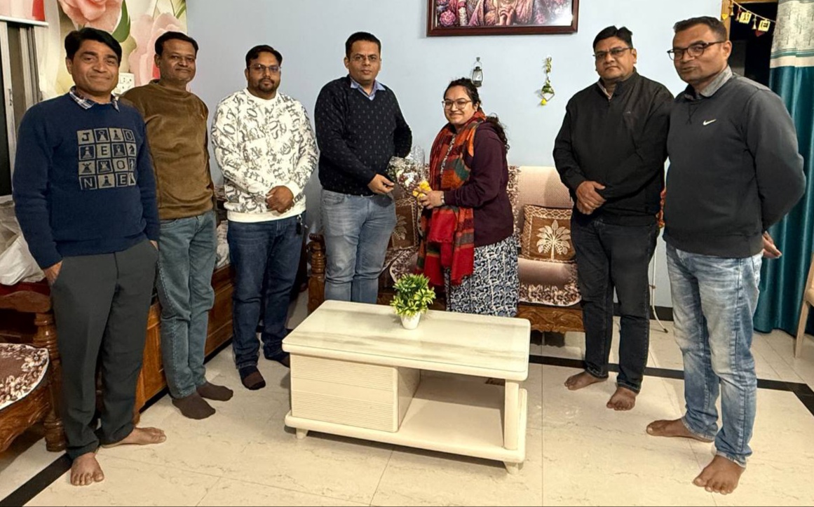 MS ऑर्थोपेडिक्स में टॉप: छपारा के BDO राकेश दुबे की पुत्री डॉ. प्रणिता दुबे का हुआ भव्य सम्मान