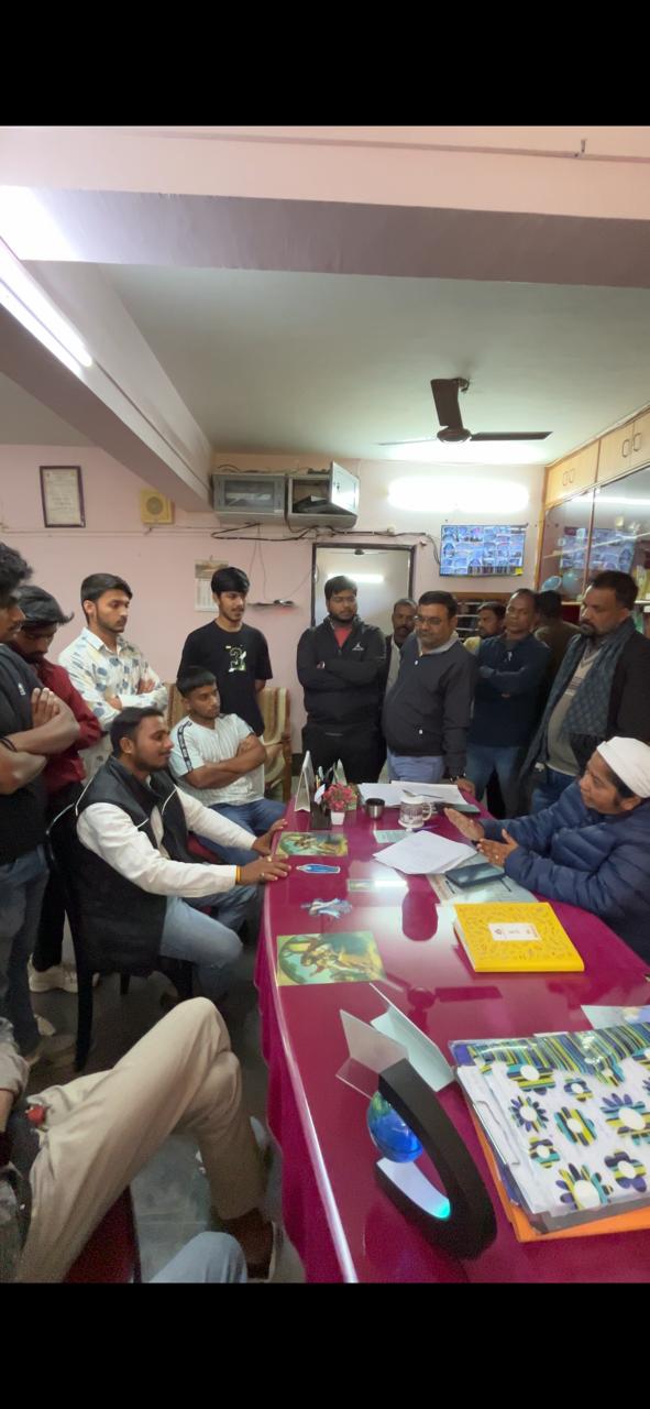 तिलक विवाद: एबीवीपी ने स्कूल पहुंचकर जताई कड़ी आपत्ति
