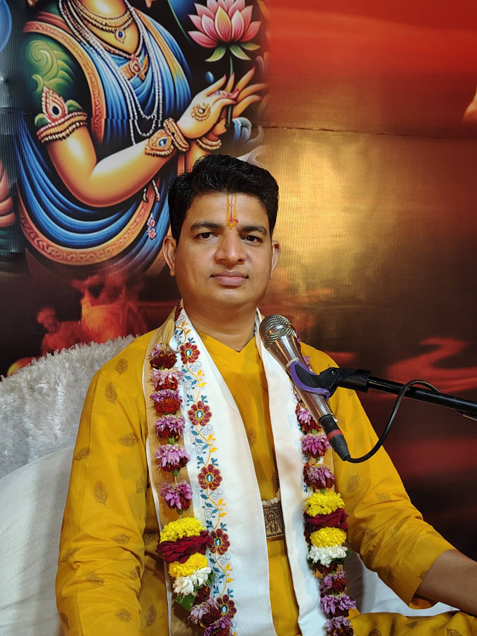 नंद घर आनंद भयो, जय कन्हैया लाल की… भैरोगंज में श्रीकृष्ण जन्मोत्सव पर भक्तिरस में डूबा पंडाल