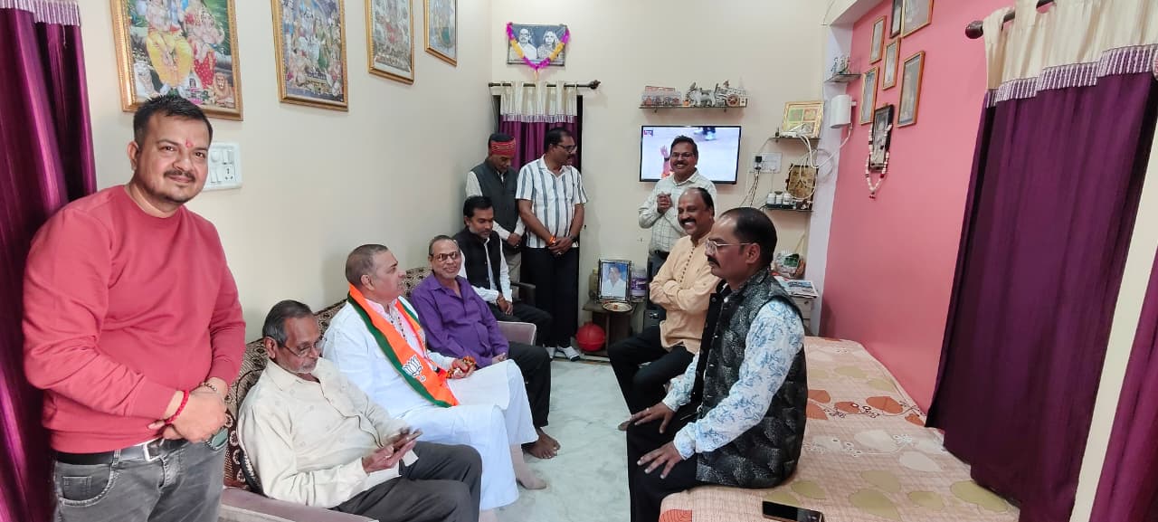 धीरज पटेरिया ने वरिष्ठों को अटल कार्यकर्ता सम्मान से किया विभूषित