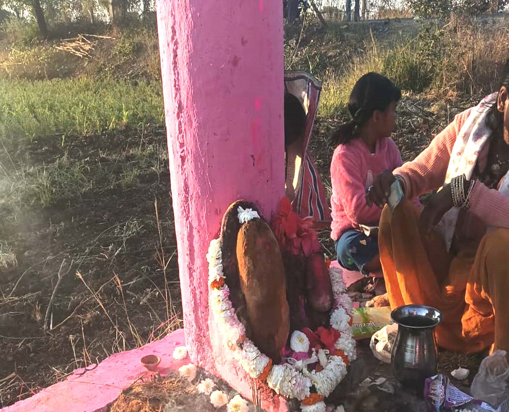 धूरेडी पर देवरी कलां में पारंपरिक मेघनाथ मेला (Meghnath Mela) का भव्य आयोजन