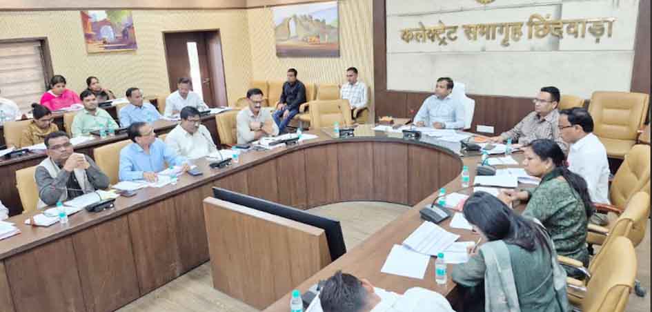 फसल पंजीयन हेतु किसानों को जागरूक करें : कलेक्टर हरेंद्र नारायन