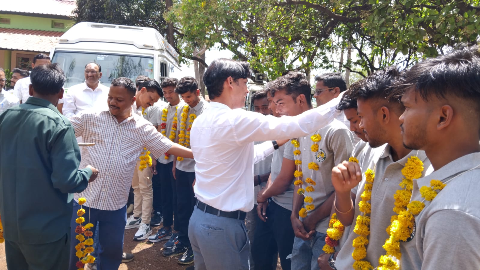 पेंच टाइगर रिज़र्व की अनूठी पहल: 19 युवाओं को रोजगार, गुजरात के टाटा प्लांट तक पहुंची सिवनी की प्रतिभा