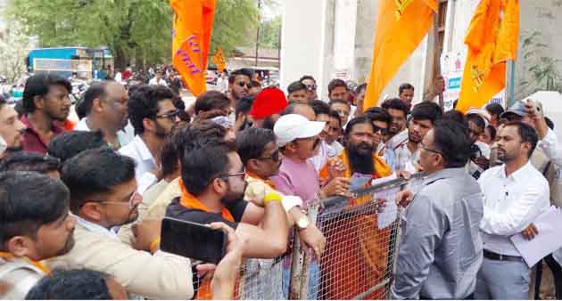 नारियल वाले केसरी नंदन हनुमान मंदिर से नारियल हटाने के आदेश का विरोध: