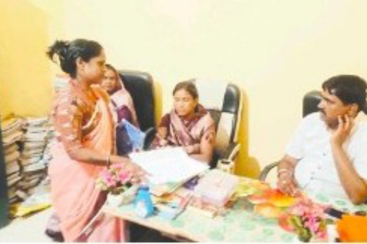 50 छात्राओं के आश्रम में मिली सिर्फ 1 छात्रा! घंसौर कन्या आश्रम की पोल खुली, गंदगी-बंद पंखे और लापरवाही पर अधीक्षिका को नोटिस