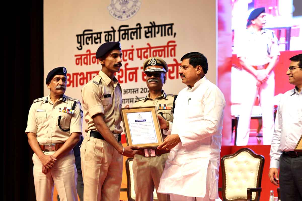 पुलिस के 27,534 अधिकारी-कर्मचारियों को पदोन्नति, सीएम बोले- सरकार आपके परिवार के लिए सबकुछ करेगी