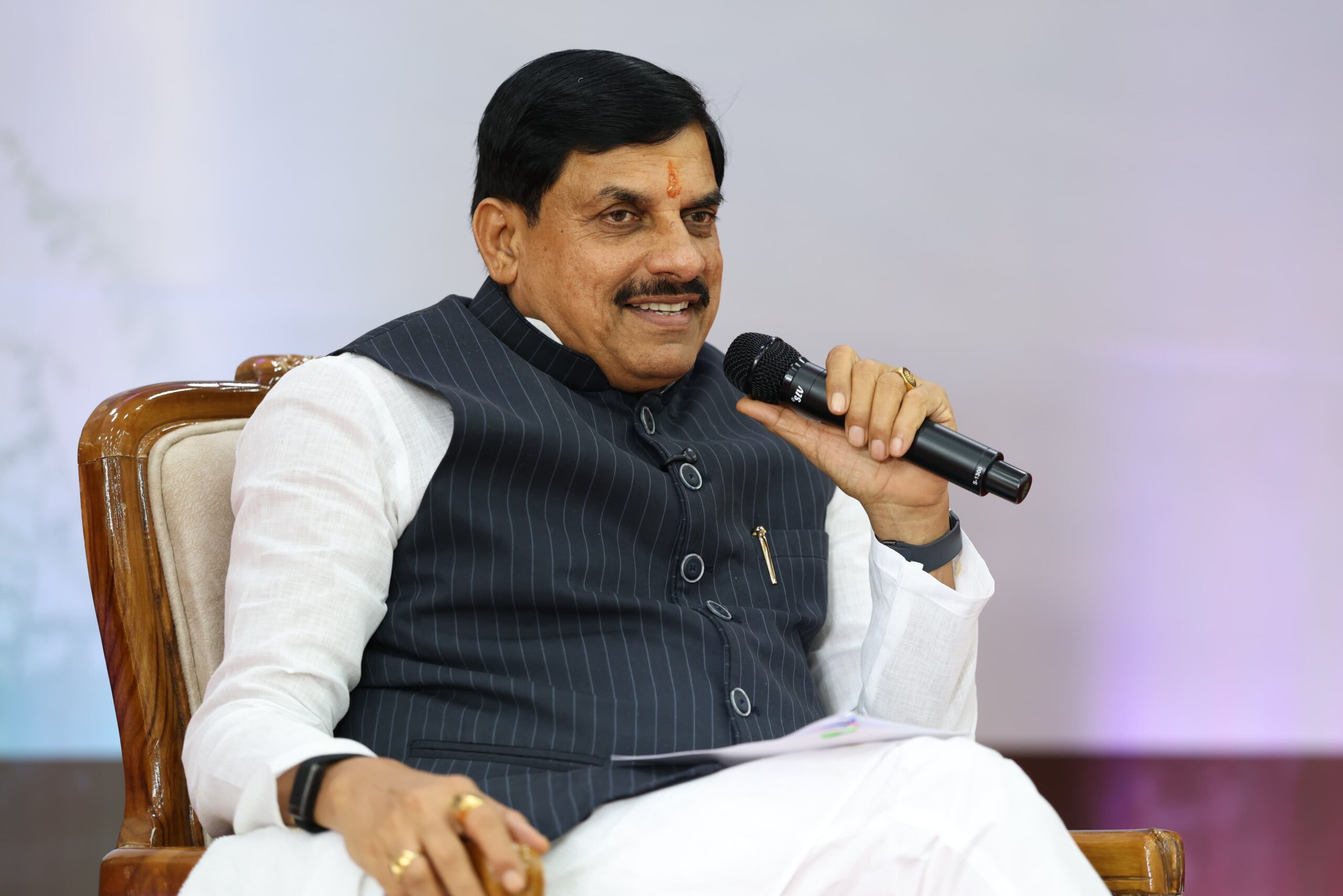 सीएम डॉ. मोहन यादव का युवा शिक्षा अधिकारियों से संवाद, बोले- कोई भी बच्चा पीछे न रहे