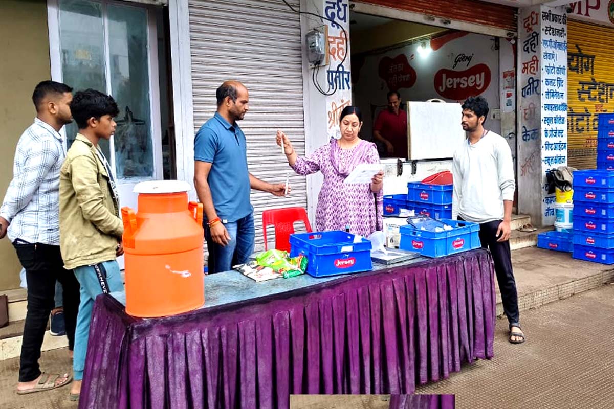 डेयरियों पर जांच की कार्रवाई, लेकिन घर-घर दूध पहुंचाने वालों की जांच कब?