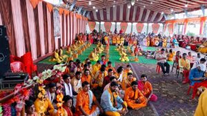 अपने बच्चे को जो संस्कार नही दे सकते उन्हें माता पिता कहलाने का अधिकार नहीं - प्रज्ञानानंद - Seoni News