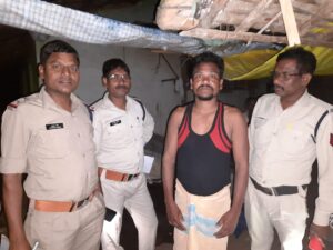 नाईट काम्बिंग आपरेशन के दौरान गुंडा बदमाशों की पुलिस ने ली खबर  - Seoni News