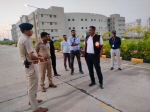 विधायक दिनेश राय मुनमुन ने कलेक्टर के साथ लोकार्पण कार्यक्रम व्यवस्थाओं का जायजा लिया | Dainik Yashonnati विधायक दिनेश राय मुनमुन ने कलेक्टर के साथ लोकार्पण कार्यक्रम व्यवस्थाओं का जायजा लिया - Seoni News