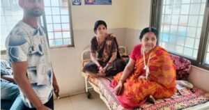शहर की सड़कों में घूम रहे आवारा पशु से जख्मी हो रहे लोग - Seoni News
